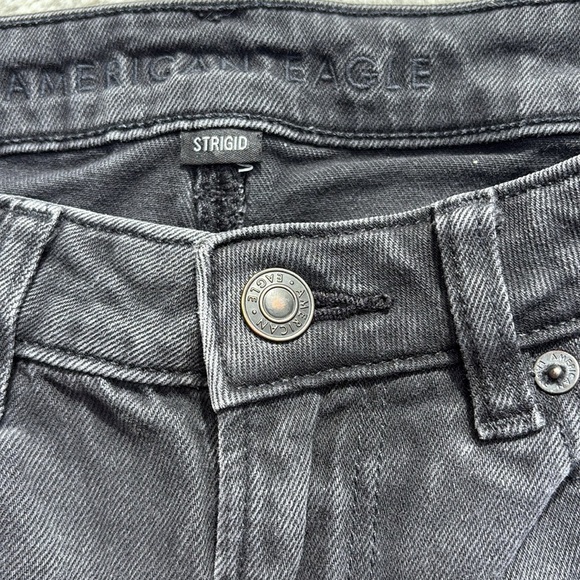 American Eagle Black Distressed Hi-Rise Jegging – Size 0 | Edgy Everyday Style - Picture 6 of 11